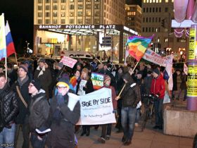 ЛГБТ-протест в Берлине. Фото с сайта rosbalt.ru
