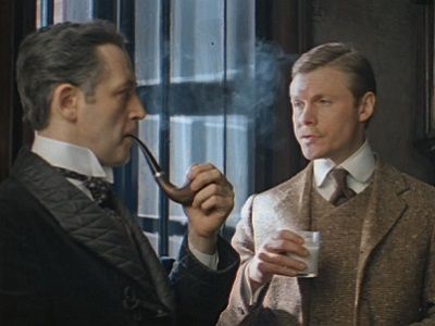 Шерлок Холмс и доктор Ватсон (кадр из телесериала). Источник - какэтосделали.рф