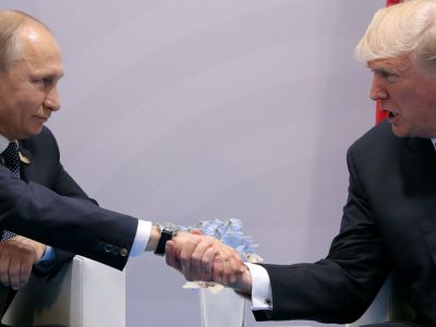 В.Путин и Д.Трамп, Гамбург, 7.7.17. Фото: pbs.org