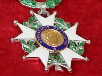 Орден Почетного Легиона (Франция). Источник - itv.com Орден Почетного Легиона (Франция). Источник - itv.com