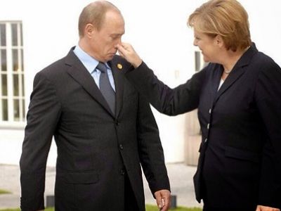 Путин и Меркель. Фотожаба: vg-saveliev.livejournal.com