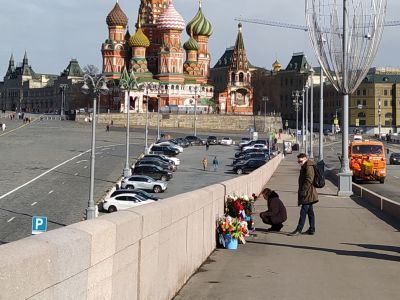 Немцов мост. 3 апреля 2021 года. Фото: Карина Старостина